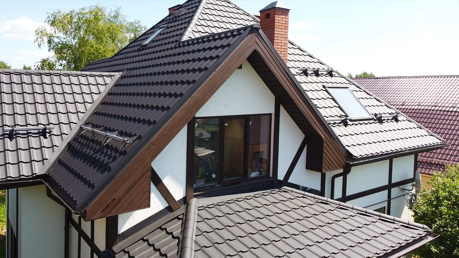 Металлочерепица Kvinta plus 0,5 Satin RAL 3009 оксидно-красный