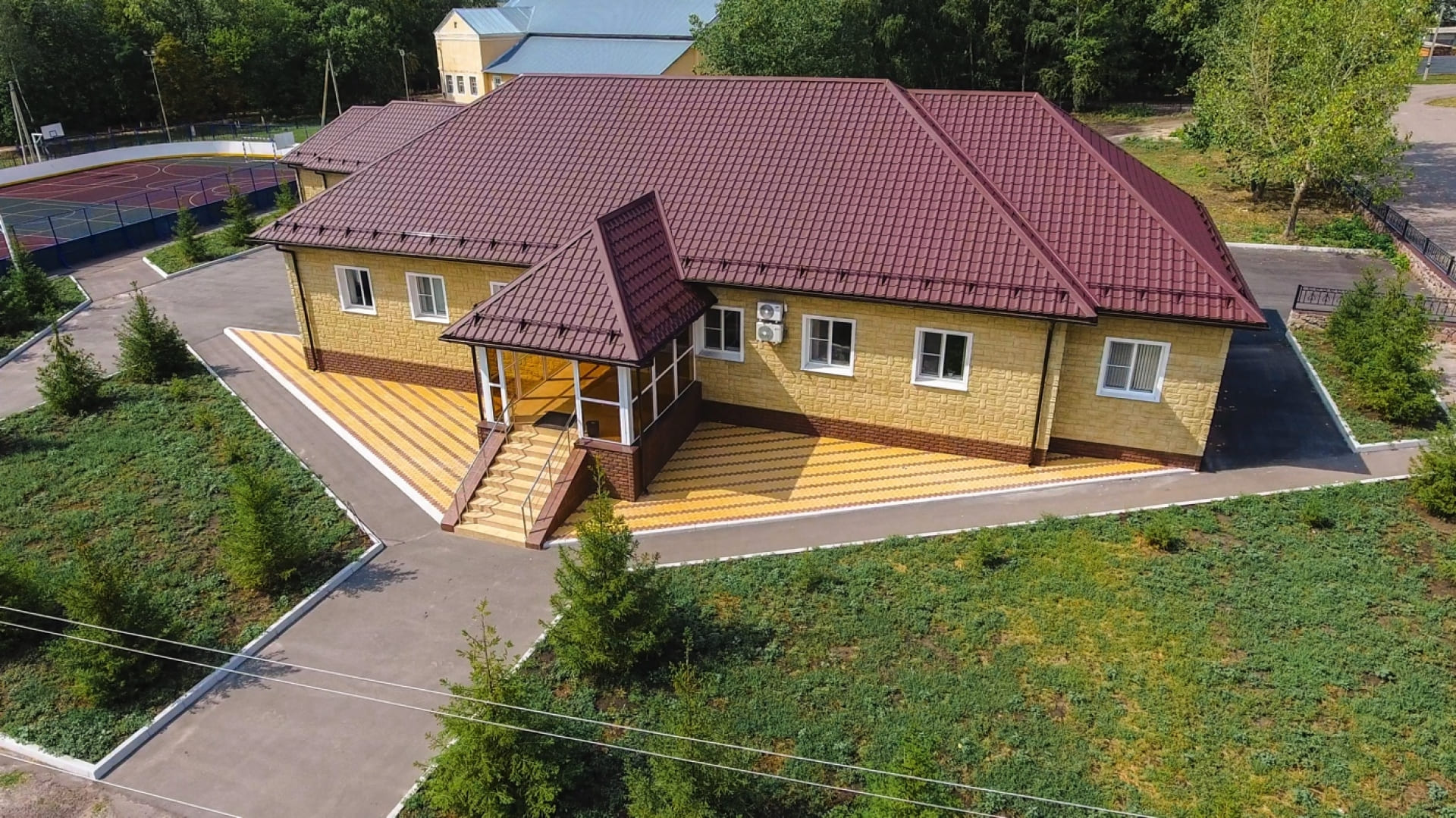 Металлочерепица Kamea 0,5 Satin RR 32 темно-коричневый